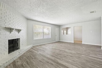 1800 Cameo Dr in Round Rock, TX - Building Photo - Building Photo
