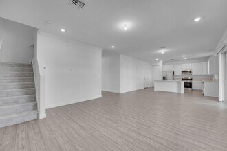 3492 Cedar Grv Dr in Fort Pierce, FL - Foto de edificio - Building Photo