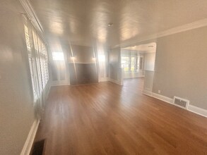 10108 Park Heights Ave in Garfield Heights, OH - Building Photo - Building Photo