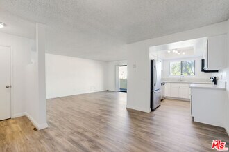 5000 S Centinela Ave in Los Angeles, CA - Building Photo - Building Photo
