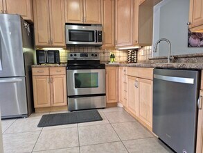 4470 Lucerne Villas Ln in Greenacres, FL - Building Photo - Building Photo
