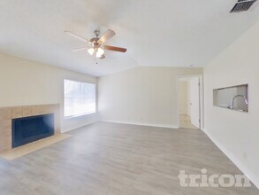 10526 Kinderhook Dr in San Antonio, TX - Building Photo - Building Photo