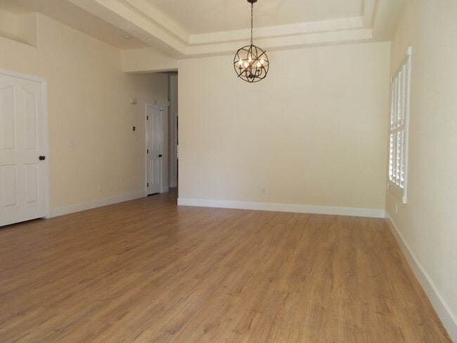 112 Golf Course St in Las Vegas, NV - Building Photo - Building Photo