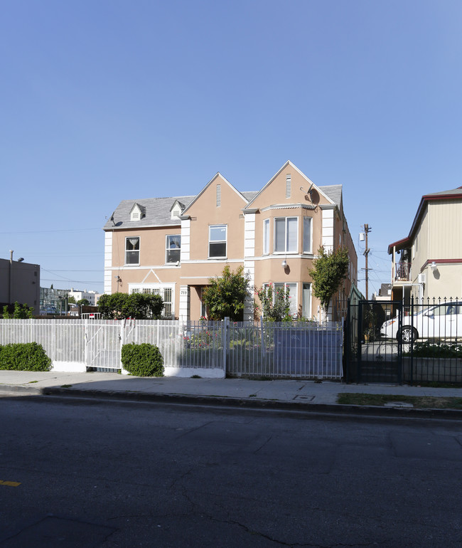 759 S Ardmore Ave in Los Angeles, CA - Foto de edificio - Building Photo