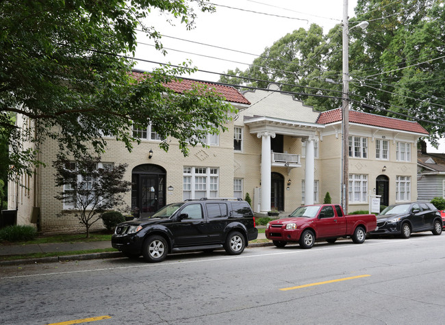 Highland Manor in Atlanta, GA - Building Photo - Building Photo