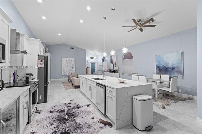 6952 NW 27th Ct in Margate, FL - Building Photo - Building Photo