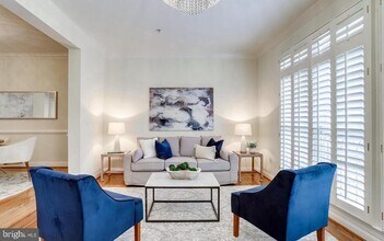 1601 Colonial Hills Dr in McLean, VA - Building Photo - Building Photo