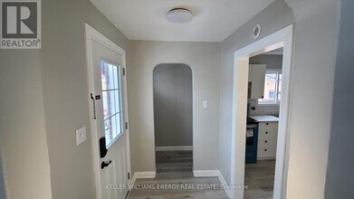 201 Celina St in Oshawa, ON - Building Photo - Building Photo