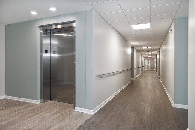 Roberts Station 55+ Community in Canton, OH - Foto de edificio - Interior Photo
