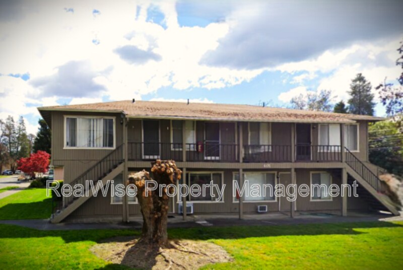 401 SE 9th St in Grants Pass, OR - Building Photo