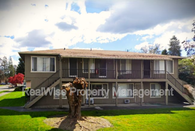 property at 401 SE 9th St