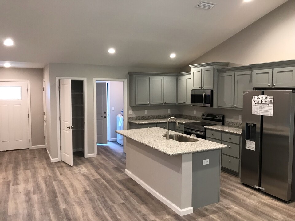 6855 Stirrup Ln in Milton, FL - Foto de edificio