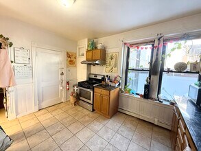 60 Empire St, Unit 1 in Boston, MA - Foto de edificio - Building Photo