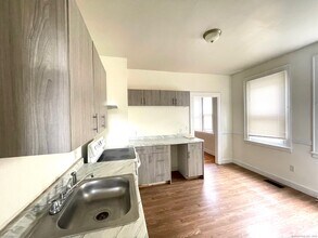 394 Shelton Ave in New Haven, CT - Building Photo - Building Photo