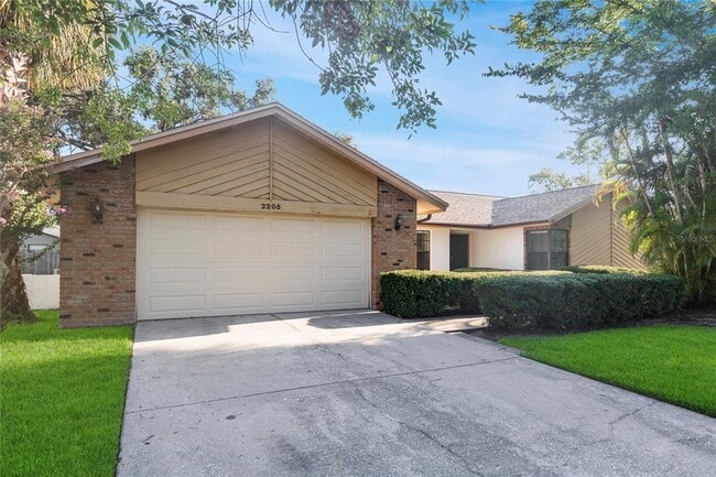 2205 Tamarron Terrace in Palm Harbor, FL - Building Photo - Building Photo