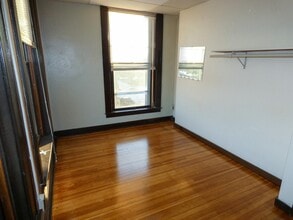 15 E Main St in Platteville, WI - Building Photo - Building Photo