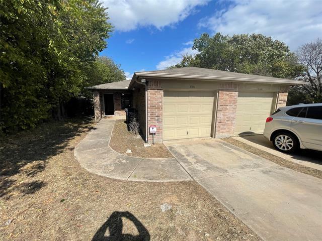 8104 Doreen Ave in Fort Worth, TX - Foto de edificio - Building Photo