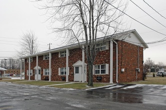 Colony Apartments in Lorain, OH - Foto de edificio - Building Photo