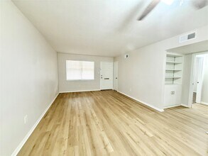 2400 5th St in Bay City, TX - Building Photo - Building Photo