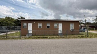 646 NW 14th Terrace in Fort Lauderdale, FL - Building Photo