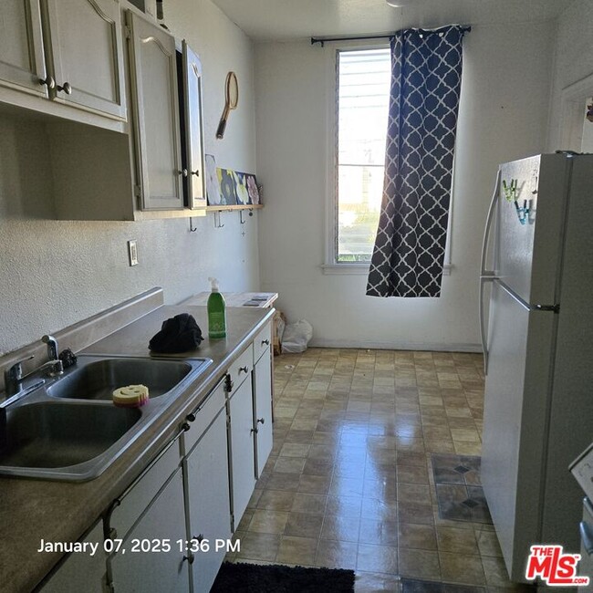 232 N Belmont St in Los Angeles, CA - Building Photo - Building Photo