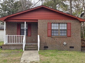 301 N Broad St in Williamston, NC - Building Photo