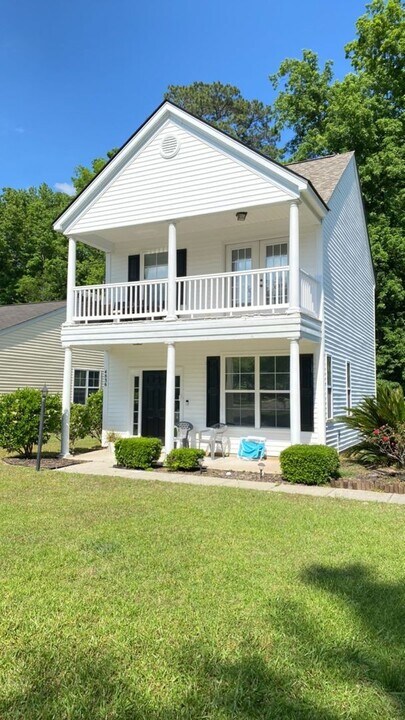 4836 Buttercup Way in Summerville, SC - Foto de edificio