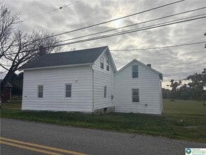 654 Youngs Hill Rd in Easton, PA - Building Photo - Building Photo