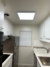 1405 Oak Grove Ave in Burlingame, CA - Building Photo - Building Photo