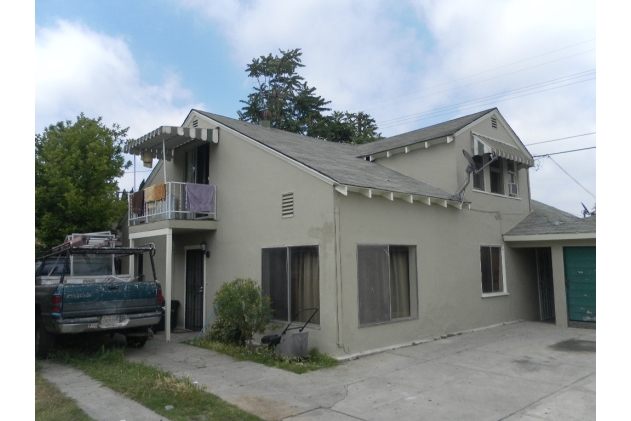 9558 Elizabeth St in South Gate, CA - Foto de edificio - Building Photo
