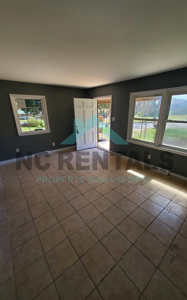 2006 Armhurst Rd in Greensboro, NC - Building Photo - Building Photo