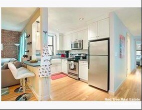1038 Beacon St-Unit -204 in Brookline, MA - Building Photo - Building Photo