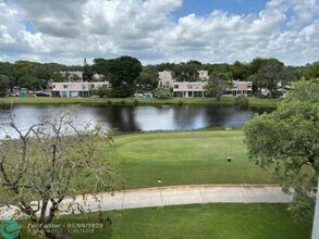 1811 Sabal Palm Dr in Davie, FL - Building Photo - Building Photo