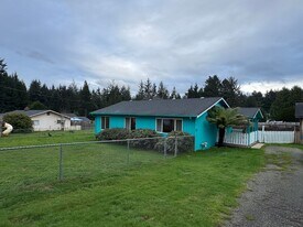1281 Underhill Ave in Mckinleyville, CA - Building Photo