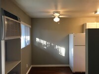 Building Photo - Brentwood Apartamentos in Sacramento, California