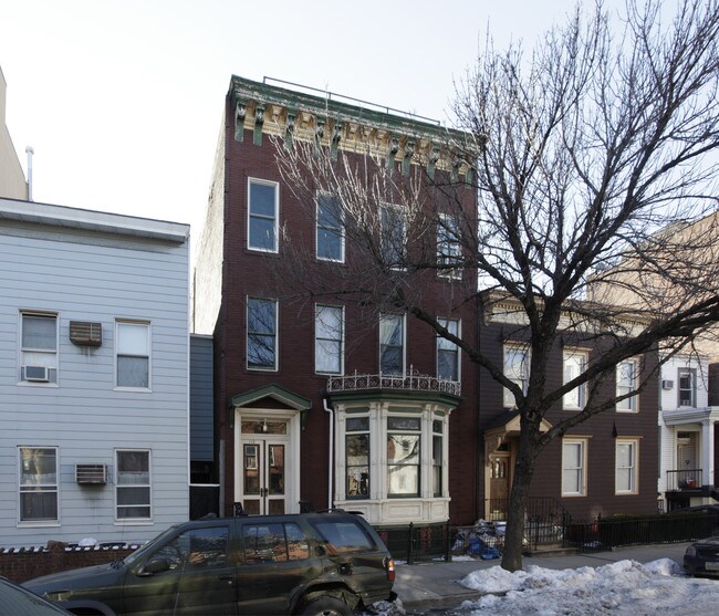 110 India St