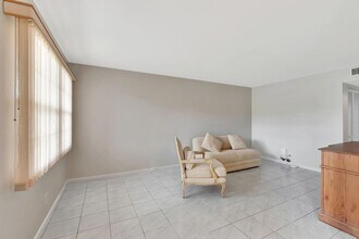 1004 Newcastle A in Boca Raton, FL - Building Photo - Building Photo