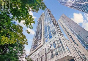 77 Mutual St in Toronto, ON - Building Photo