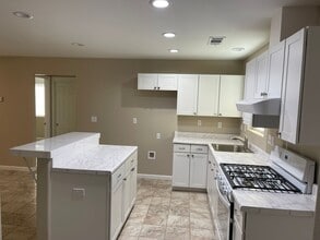 354 S G St in Exeter, CA - Building Photo - Building Photo