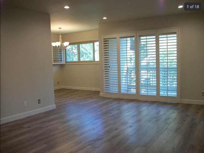 4642 Park Granada, Unit 163 in Calabasas, CA - Foto de edificio - Building Photo