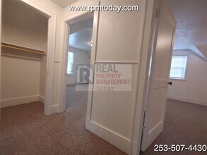 1703 Park Ave in Bremerton, WA - Building Photo - Building Photo