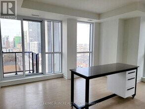 560 Rideau St in Ottawa, ON - Building Photo - Building Photo