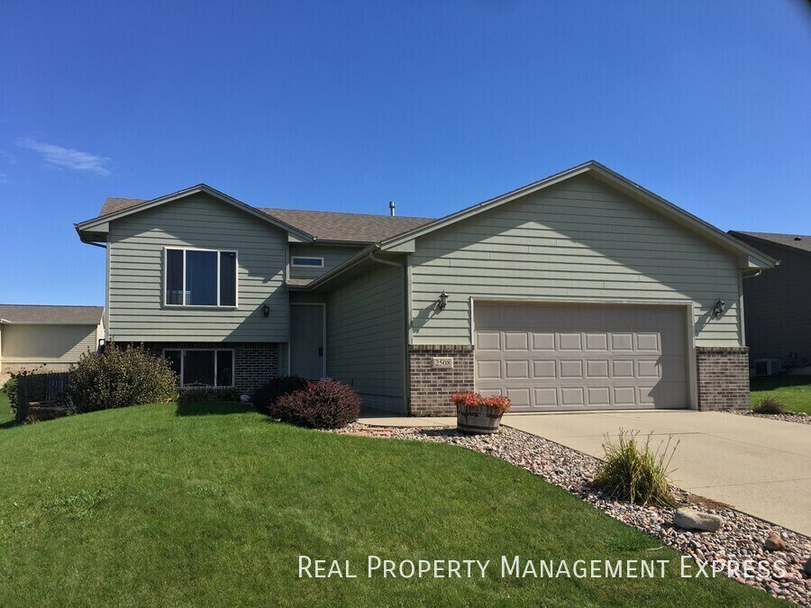 2508 N Aidan Ave in Sioux Falls, SD - Foto de edificio