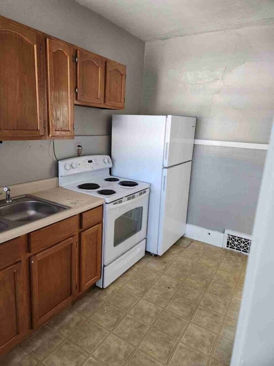 144 Greenwood-Unit -Apt 4 in Wichita, KS - Building Photo