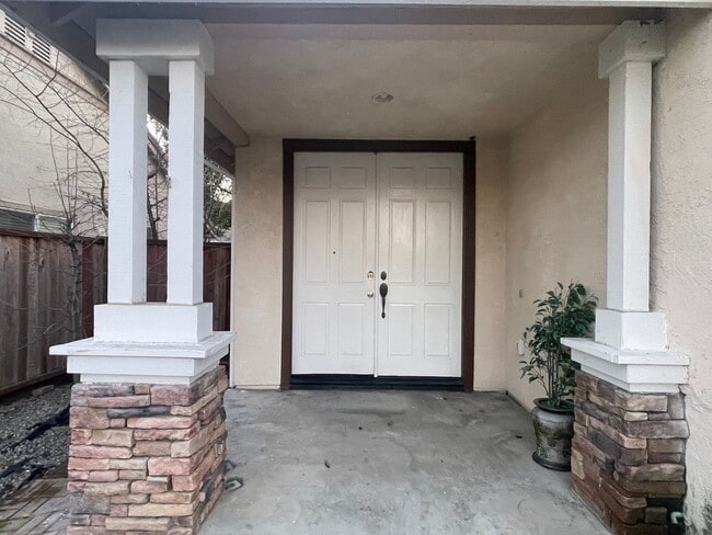 4652 Hawk Way in Dublin, CA - Building Photo - Building Photo