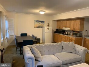 5800 Edson Ln in Rockville, MD - Building Photo - Building Photo