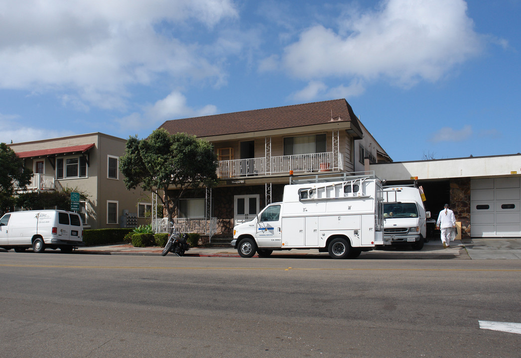 3970 Goldfinch St in San Diego, CA - Building Photo