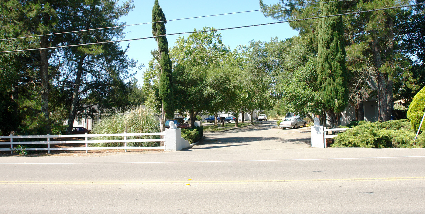 10109-10133 Old Redwood Hwy in Windsor, CA - Building Photo