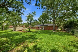 1302 Laura Ln in College Station, TX - Building Photo