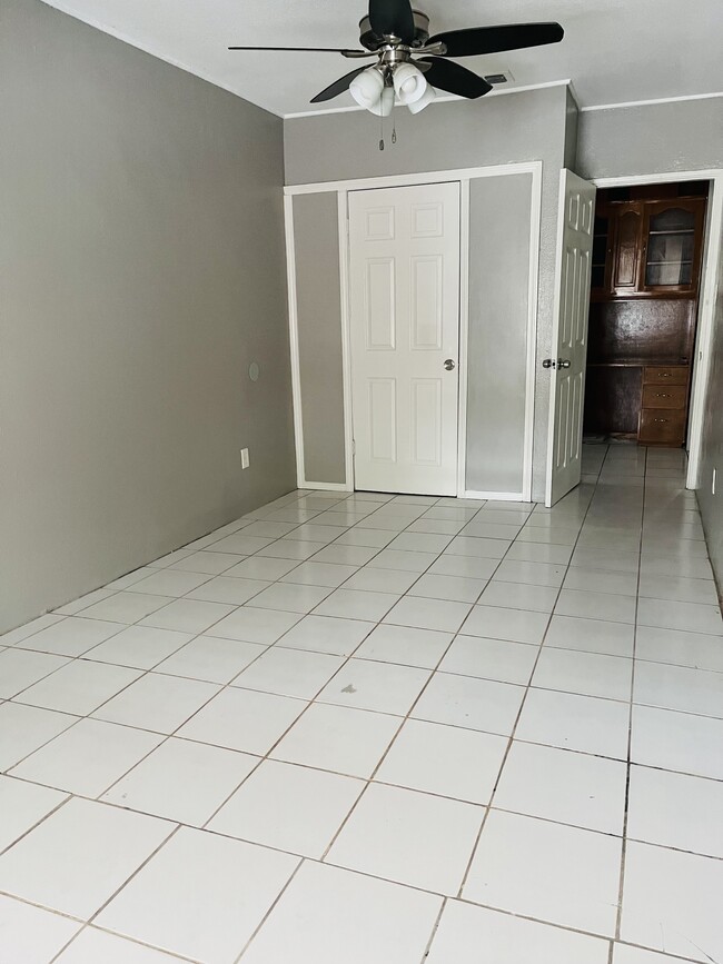 744 Avenida de la Plata in Brownsville, TX - Building Photo - Building Photo